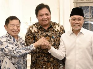 Bujukan Elite Demokrat ke Golkar Berujung Penolakan Bujukan Elite Demokrat ke Golkar Berujung Penolakan