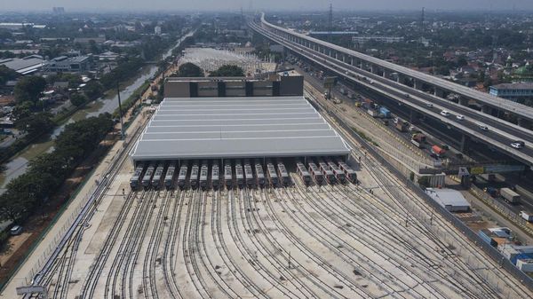 Foto Drone Ini Tunjukkan Kemegahan Depo LRT di Bekasi