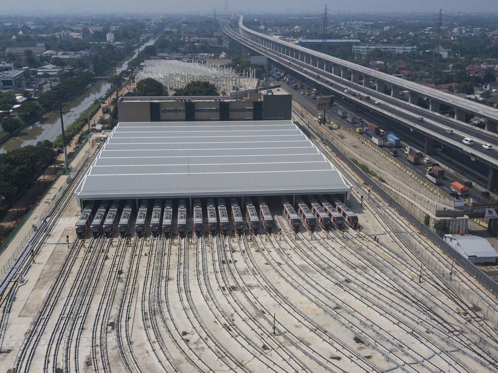 Foto Drone Ini Tunjukkan Kemegahan Depo LRT di Bekasi