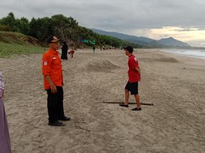 Tiga Siswa SD di Sumbawa Barat Terseret Ombak, 1 Orang Hilang Tiga Siswa SD di Sumbawa Barat Terseret Ombak, 1 Orang Hilang
