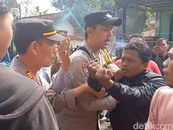 Penetapan Cakades PAW di Sampang Ricuh Diprotes Warga