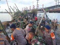 Penambalan Tanggul di Tanjung Emas Dikebut, Hari Ini Ditarget Selesai