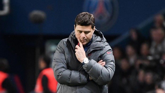 Paris Saint-Germains Argentinian head coach Mauricio Pochettino reacts during the French L1 football match between Paris-Saint Germain (PSG) and Lens (RCL) at The Parc des Princes Stadium in Paris on April 23, 2022. (Photo by Alain JOCARD / AFP) (Photo by ALAIN JOCARD/AFP via Getty Images)