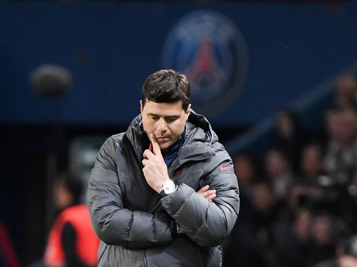 Paris Saint-Germain's Argentinian head coach Mauricio Pochettino reacts during the French L1 football match between Paris-Saint Germain (PSG) and Lens (RCL) at The Parc des Princes Stadium in Paris on April 23, 2022. (Photo by Alain JOCARD / AFP) (Photo by ALAIN JOCARD/AFP via Getty Images)