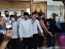 Melayat ke Masjid Gede Kauman, Jokowi Akan Lepas Jenazah Buya Syafii