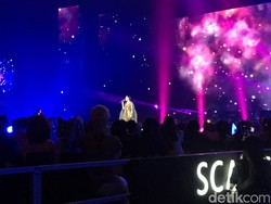 Konsernya Sukses, Rossa: Aku Senang Jadi Cewek Dikerubuti Cowok Ganteng!