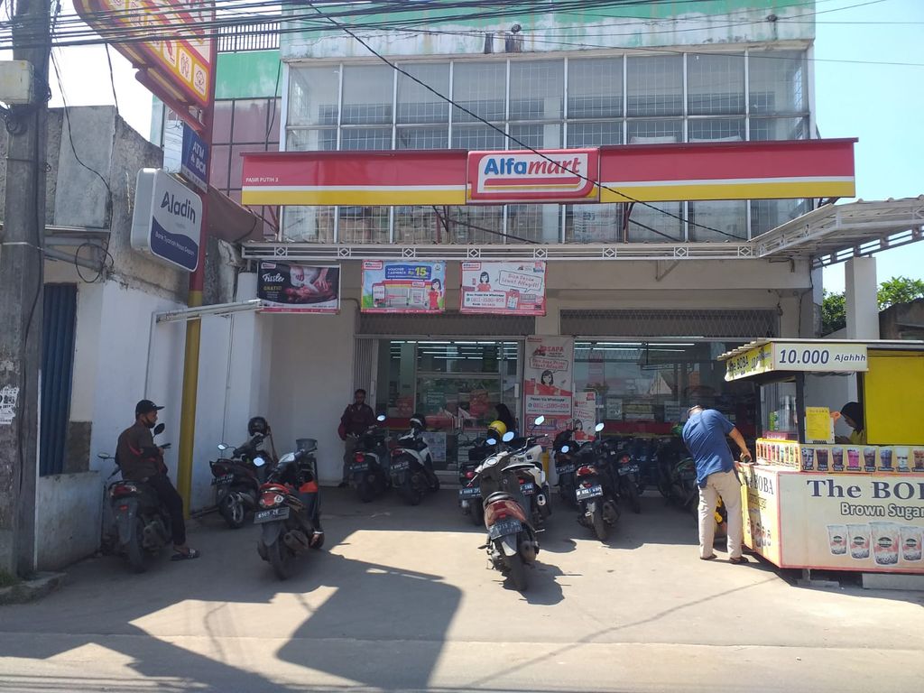 Salah satu gerai Alfamart