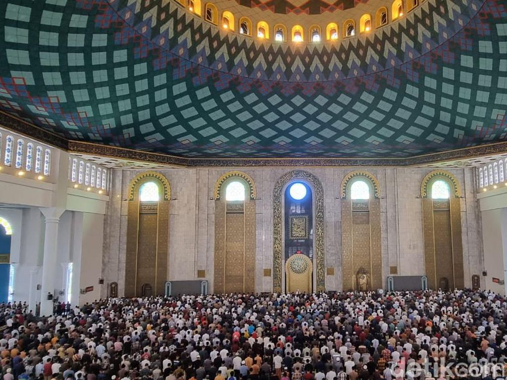 Masjid Al Akbar Surabaya Gelar Salat Gaib untuk Buya Syafii Maarif