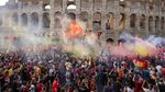 Semarak Fans AS Roma Penuhi Colosseum Rayakan Juara UEFA