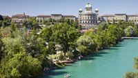 Berenang di Sungai Aare Sudah Jadi Tradisi bagi Orang Swiss