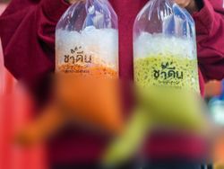 Jual Thai Tea Pakai Kemasan Bentuk Mr. P, Warung Ini Dikecam!