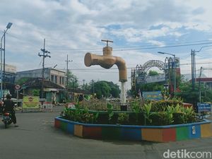 Makna Keran Terbang yang Jadi Ikon Kota Madiun Makna Keran Terbang yang Jadi Ikon Kota Madiun