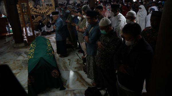 Jenazah Buya Syafii Disalatkan, Pastor Gereja Ikut Panjatkan Doa