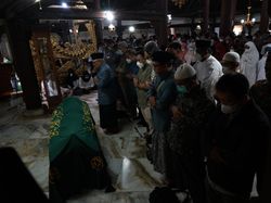 Jenazah Buya Syafii Disalatkan, Pastor Gereja Ikut Panjatkan Doa