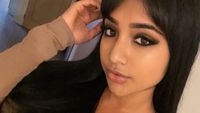 8 Foto Wanita yang Dapat Rp 4 M Per Tahun dari Jual Kentut di Stoples