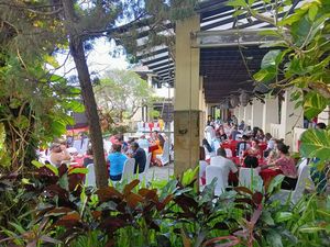 200 Delegasi GPDRR Makan Siang-Menonton Tarian Bali di GWK 200 Delegasi GPDRR Makan Siang-Menonton Tarian Bali di GWK