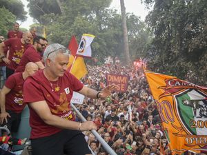 Kala Mourinho Nyetir Bus