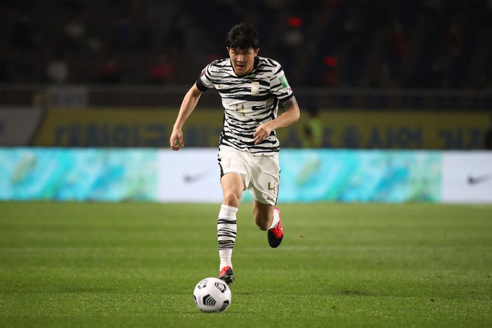 GOYANG, SOUTH KOREA - JUNE 09: Kim Min-Jae of South Korea controls the ball during the FIFA World Cup Asian Qualifier 2nd round Group H match between Sri Lanka and South Korea at Goyang Stadium on June 09, 2021 in Goyang, South Korea. (Photo by Chung Sung-Jun/Getty Images)
