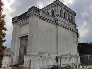 Misteri Makam Dinger, Kuburan Tak Bertuan di Kota Batu Misteri Makam Dinger, Kuburan Tak Bertuan di Kota Batu