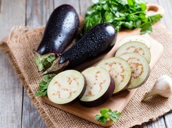 7 Sayuran Paling Berbahaya di Dunia, Ada Terong dan Kentang!