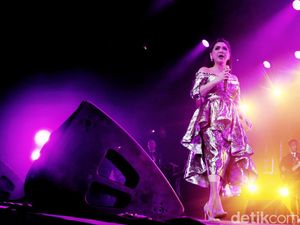 Nostalgia Bareng Vina Panduwinata di BNI Java Jazz 2022