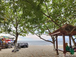 Info Pantai Delegan Gresik: Rute, Harga Tiket dan Spot Menarik