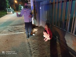 Viral Wanita Paruh Baya Tergeletak di Bogor, Diduga Dibuang Keluarga