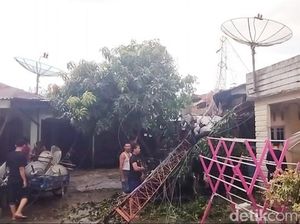 Hujan dan Angin Kencang di Kisaran, Atap Rumah Warga Beterbangan