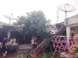 Hujan dan Angin Kencang di Kisaran, Atap Rumah Warga Beterbangan