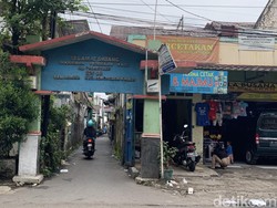 Berburu Baju Anak Murah di Gang Pasantren Bandung, Ibu-ibu Merapat!