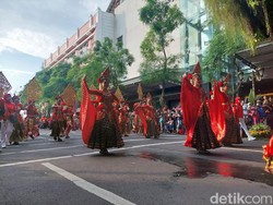 Usai Disuguhi Pawai Bunga, Warga Surabaya Bisa Saksikan Parade Budaya