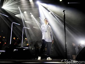 Momen Afgan Dapat Kejutan dan Dipeluk Vanesha Prescilla di Java Jazz