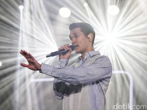 Suara Merdu Afgan Hipnotis Penonton di BNI Java Jazz 2022