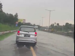 Tol JORR Arah Serpong Tergenang Air, Lalin Macet