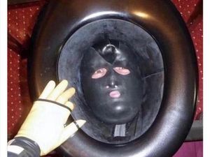 Netizen Bagikan Foto Kamar Mandi Paling Aneh dan Seram, Berani Coba?