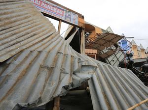 Dihantam Angin Kencang, Atap Rumah Rusak-Pohon Tumbang di Aceh