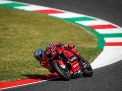Saat Yamaha YZR-M1 Quartararo Dipecundangi Desmosedici Bagnaia di Trek Lurus