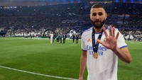 Karim Benzema dibeli dari Lyon pada musim panas 2009. Jadi bintang utama Real Madrid sepanjang 2021/2022 lalu. Foto: NurPhoto via Getty Images/NurPhoto