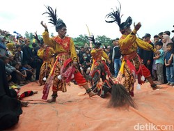 Mengenal Jangkrik Ngenthir, Tarian Sakral Khas Lereng Gunung Merapi-Merbabu