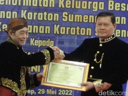 KSAL Yudo Margono Dapat Anugerah Jadi Keluarga Besar Keraton Sumenep