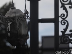 Snapshot: Ragam Fasilitas Publik di Bandung Rusak Belum Diperbaiki