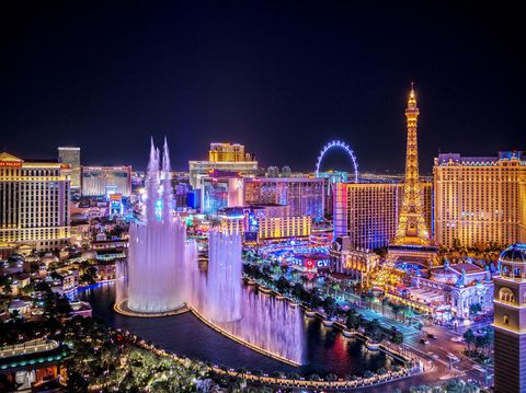 Las Vegas Strip merupakan sebuah bagian dari Las Vegas Boulevard South sepanjang 4 mil (6.4 km) di Paradise dan Winchester, Nevada, selatan batas kota Las Vegas. Sebagian besar 