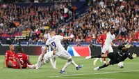 Gol Benzema Dianulir, Babak I Liverpool Vs Real Madrid 0-0