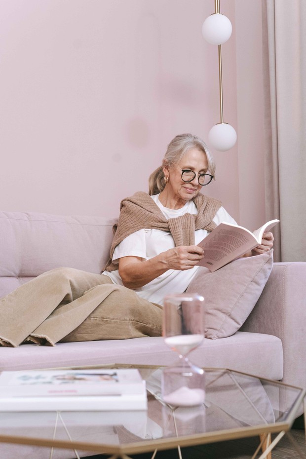 Membaca/foto: pexels.com/ivan-samkov Membaca dapat meningkatkan fungsi otak