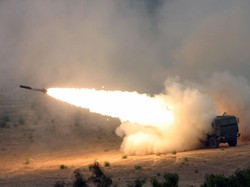 Ukraina Terima Pasokan Pertama Sistem Roket M270 yang Canggih