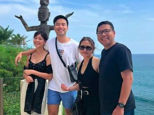 Gegara Foto Ini, Prilly Latuconsina Disebut Pacaran dengan Pendiri Ruang Guru