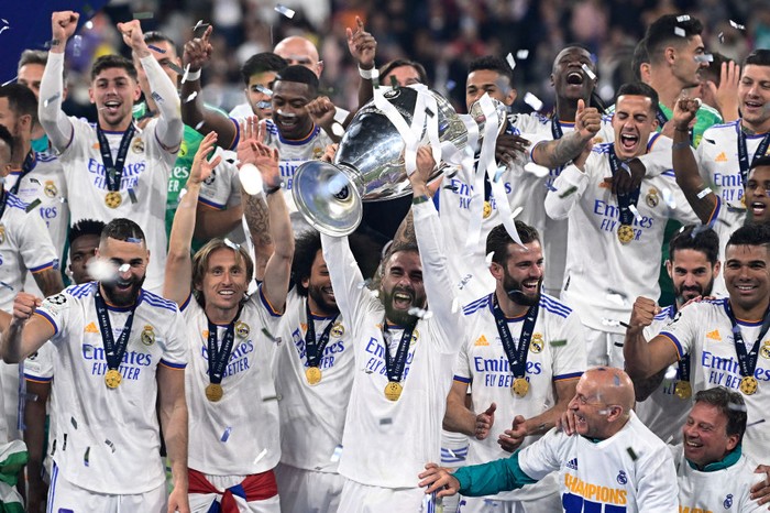 Real Madrid sukses taklukan Liverpool 1-0 dalam final Liga Champions, Minggu (29/5). Kemenangan itu pastikan Real Madrid menjadi juara Liga Champions 2021/2022.