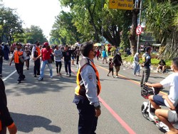 Pengunjung CFD Solo Lari Ketakutan, Petugas Pastikan Menara Masjid Tak Goyang