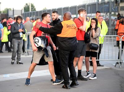 Momen Kacau Suporter Liverpool Vs Polisi di Final Liga Champions!