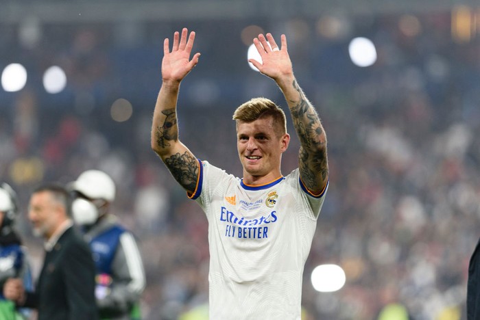 PARIS, FRANCE - MAY 28: Toni Kroos of Real Madrid CF celebrating after winning UEFA Champions League Final during the final match between Liverpool FC and Real Madrid at Stade de France on May 28, 2022 in Paris, France. (Photo by Adam Sobral/Eurasia Sport Images/Getty Images)